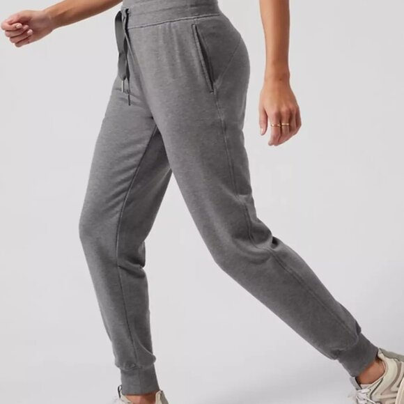 Athleta Woman’s Balance Jogger Pants Size P Large Gray Pull On High Rise Travel - Picture 3 of 7